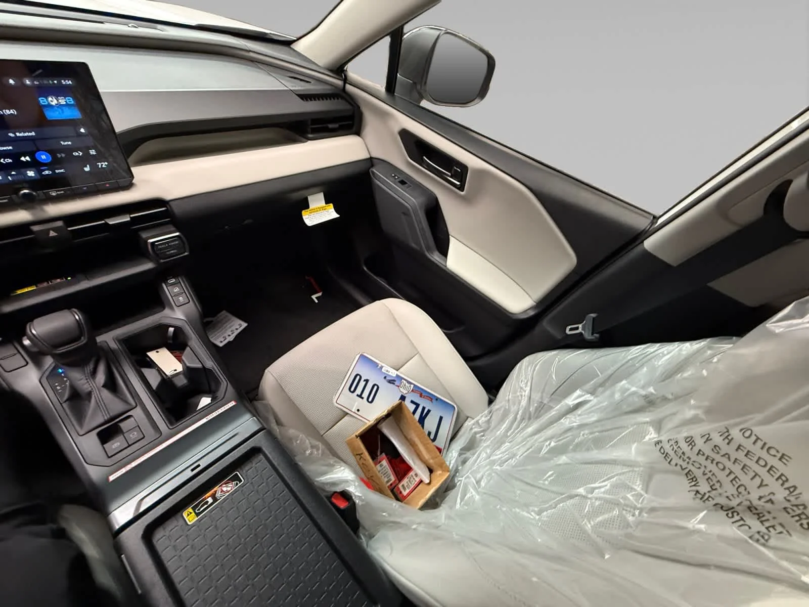 New 2026 Ice Cap Toyota XLE Premium image 21