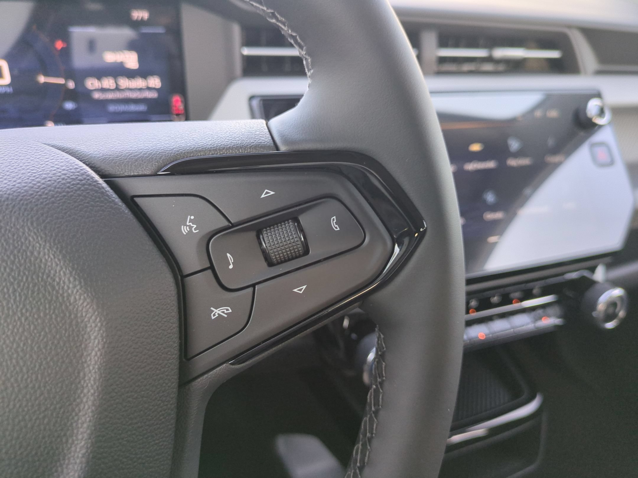 2027 Chevrolet Bolt LT - Photo 22