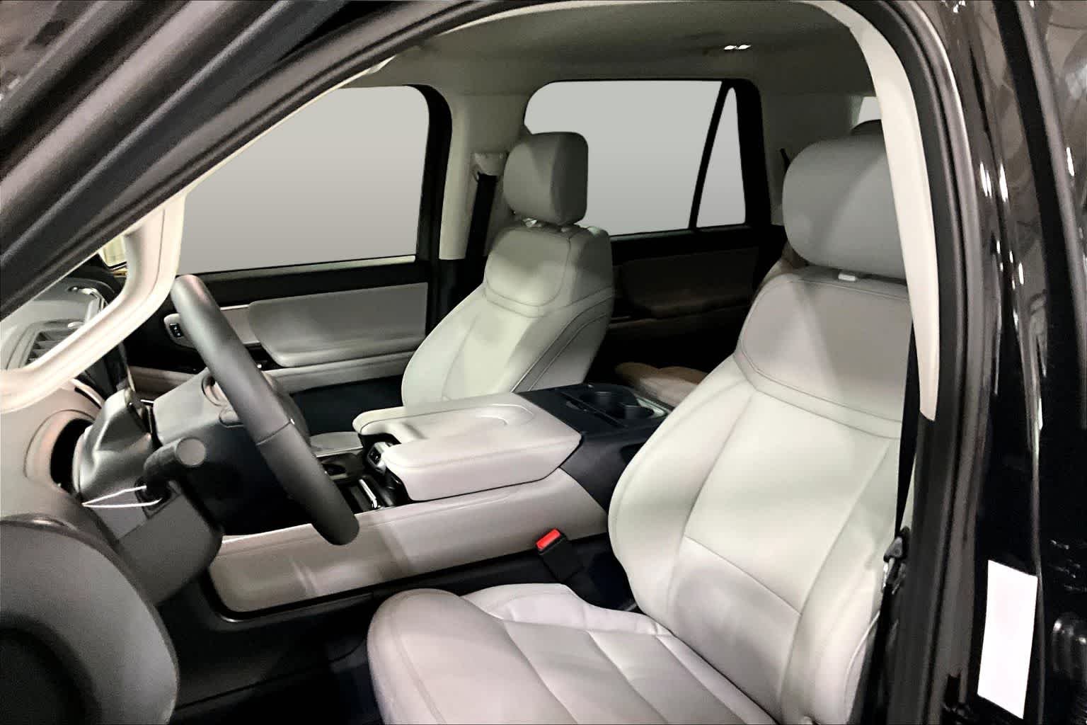 New 2026 Agate Black Metallic Ford Active image 9