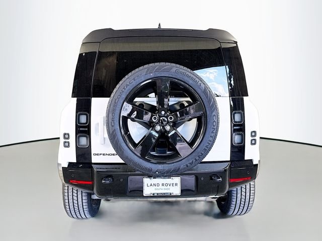 New 2026 Fuji White Land Rover X-Dynamic SE image 6