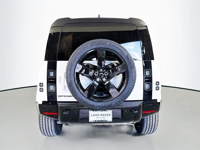 New 2026 Fuji White Land Rover X-Dynamic SE image 6