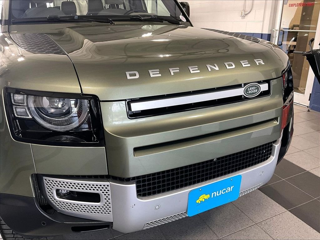 Used 2020 Green Land Rover SE image 32