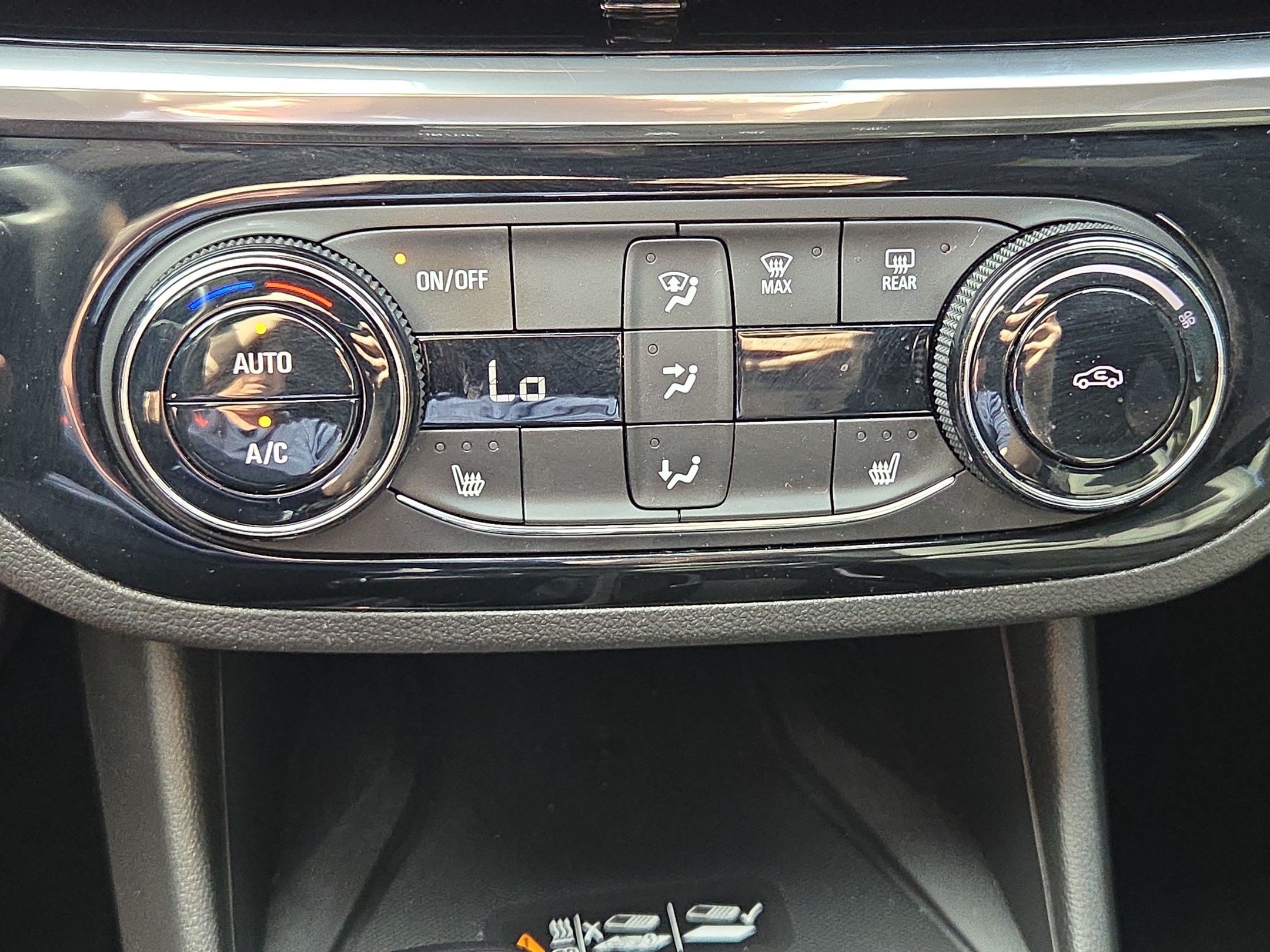 Used 2024 Summit White Buick Sport Touring image 30