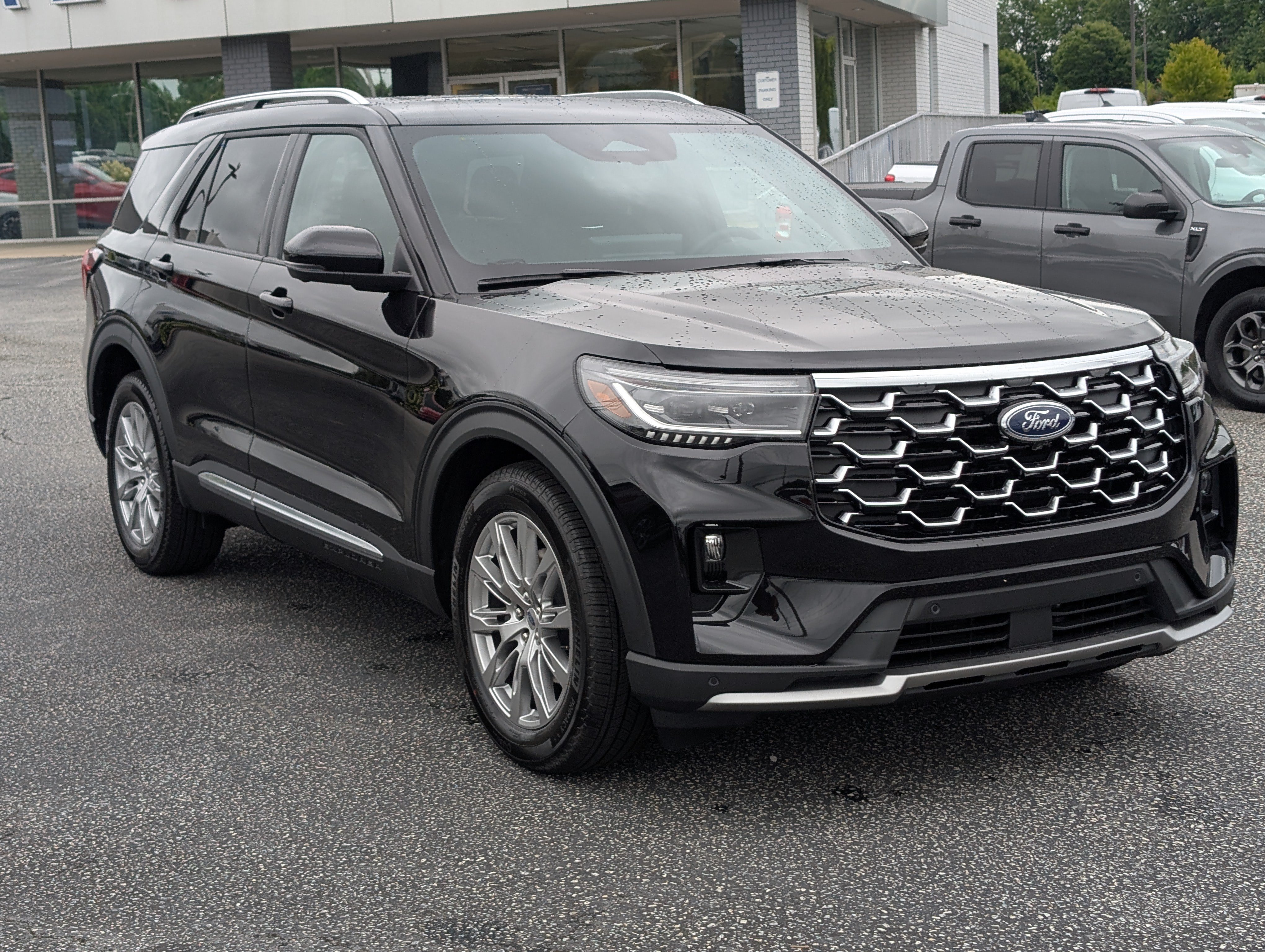 New 2026 Agate Black Metallic FORD Platinum™ image 4