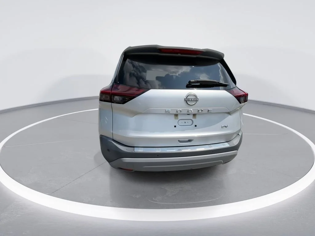 Used 2023 Silver Nissan SV image 7