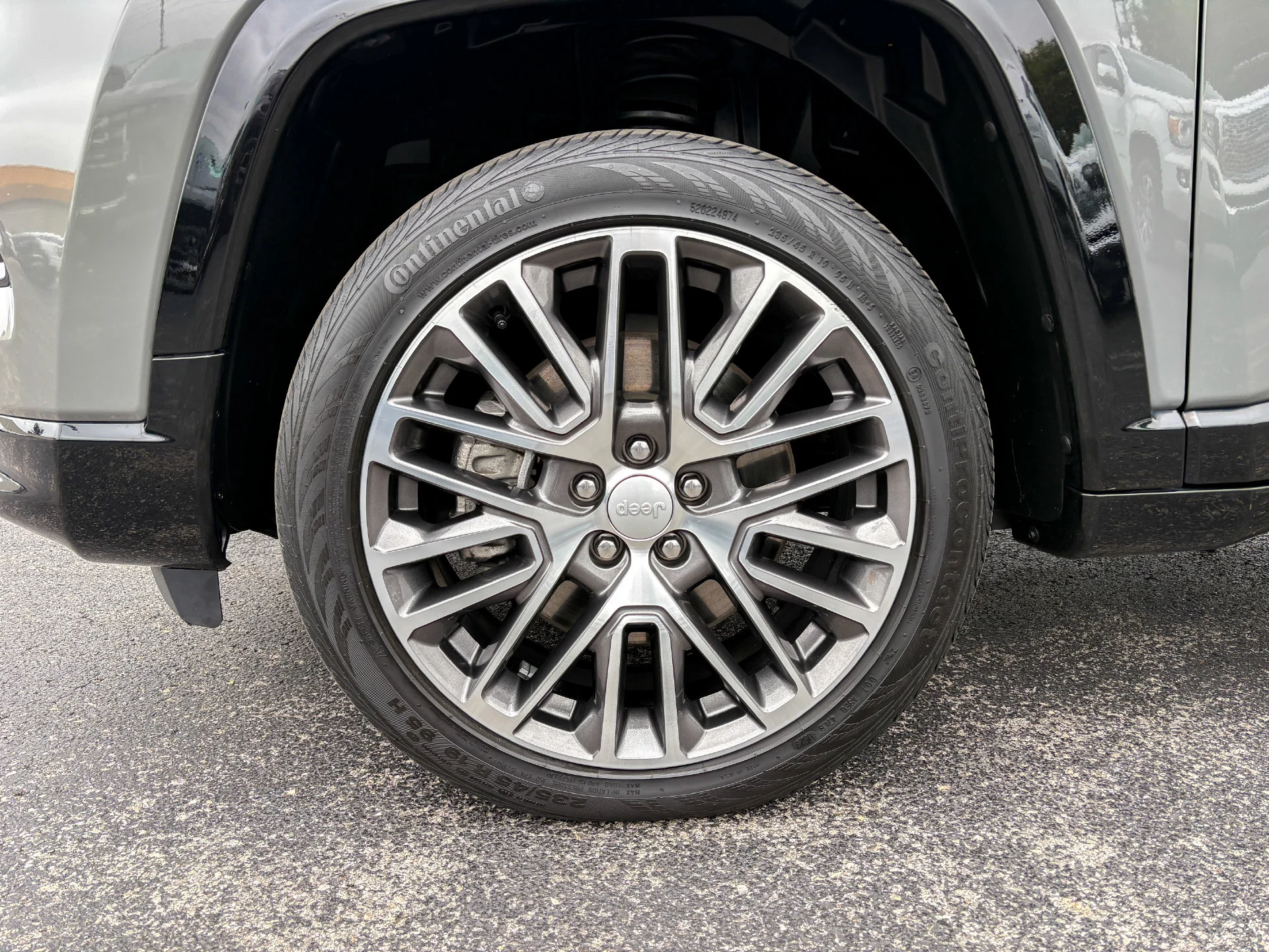 Used 2023 Gray Jeep Limited image 32