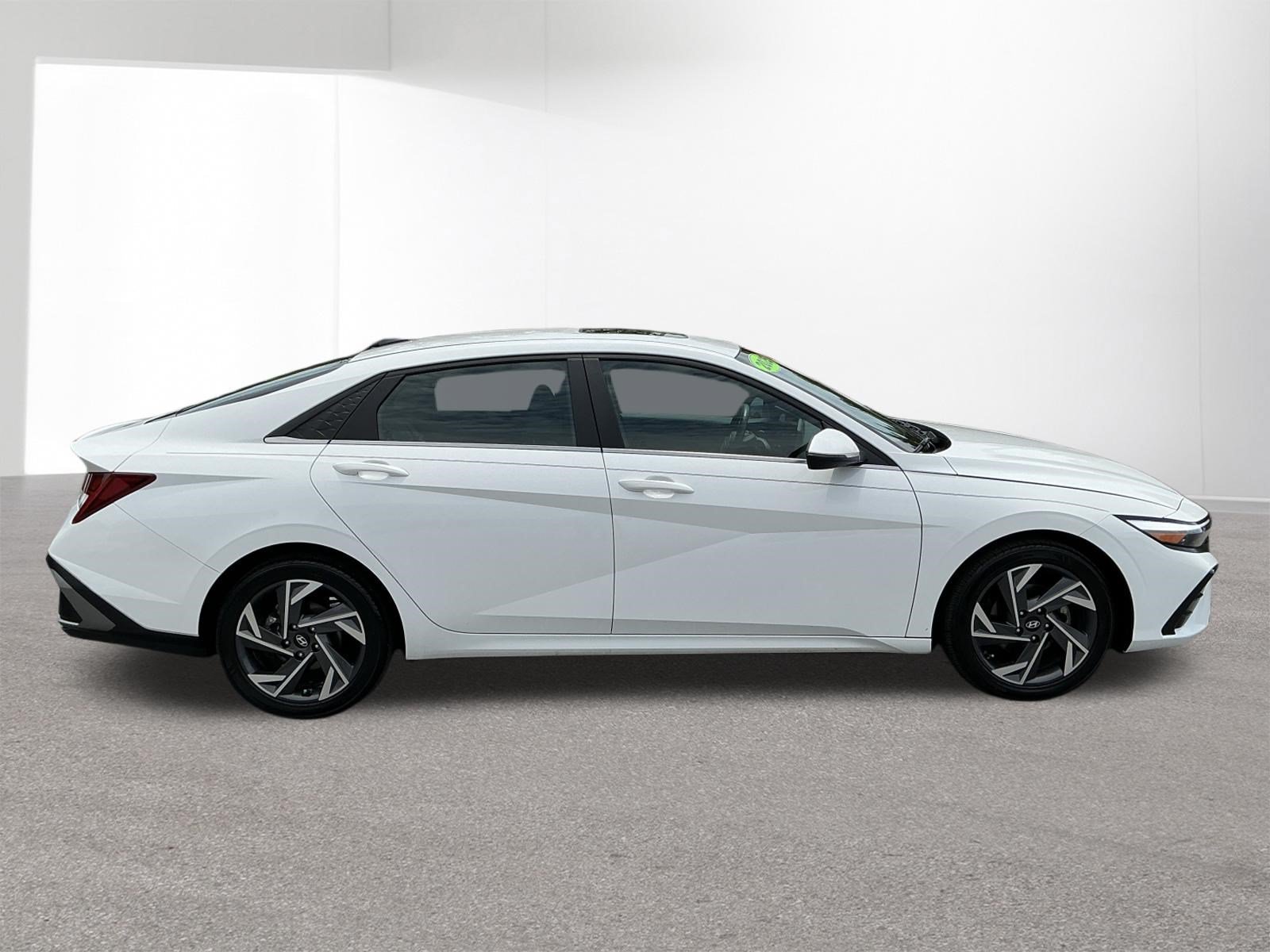 Used 2025 Serenity White Hyundai Limited image 2