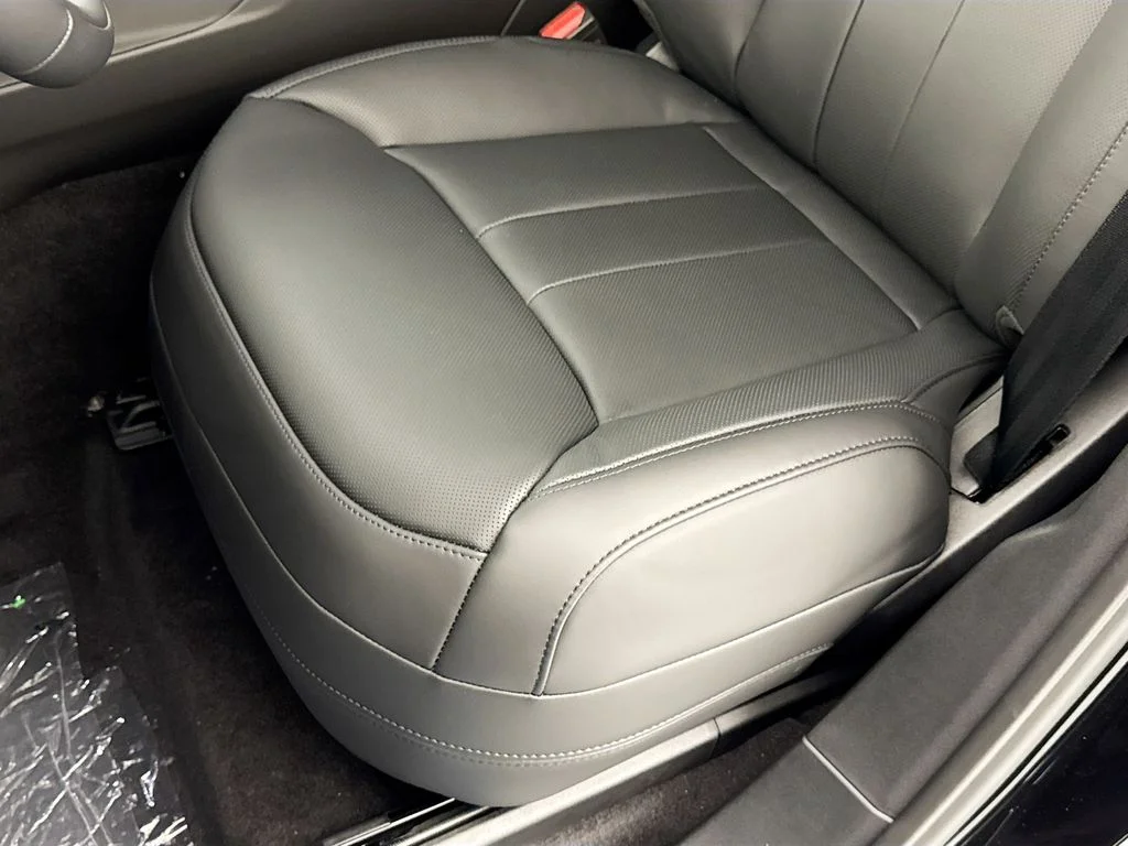 New 2026 Santorini Black Land Rover SE image 20