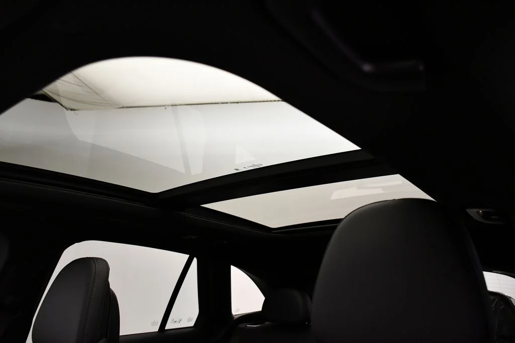 New 2026 Polar White Mercedes-Benz GLC 300 image 17