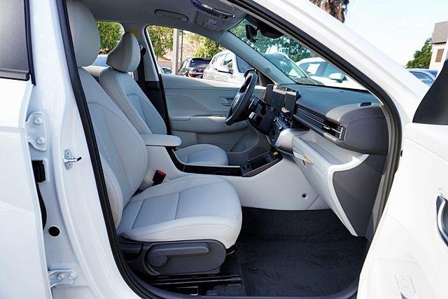New 2026 White Hyundai SEL Premium FWD image 14