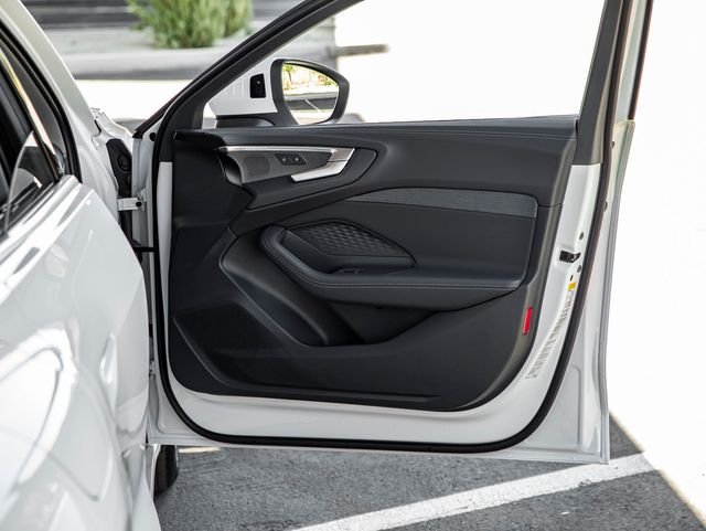 Used 2025 Glacier White Audi  image 26