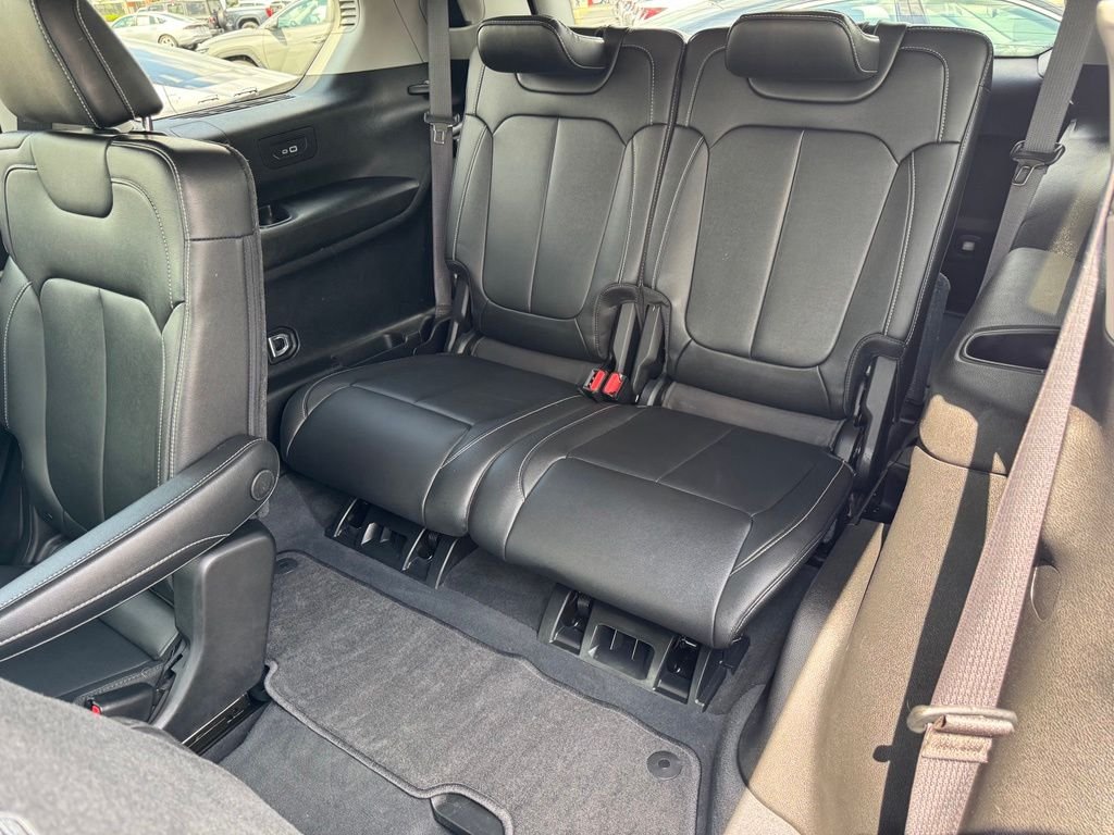 Used 2023 Bright White Clearcoat Jeep Limited image 27