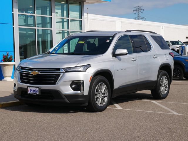 Used 2022 Chevrolet Traverse 1LT with VIN 1GNEVGKW9NJ172473 for sale in Roseville, Minnesota