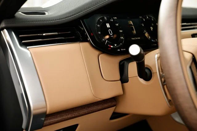 New 2026 Fuji White Land Rover SE image 28