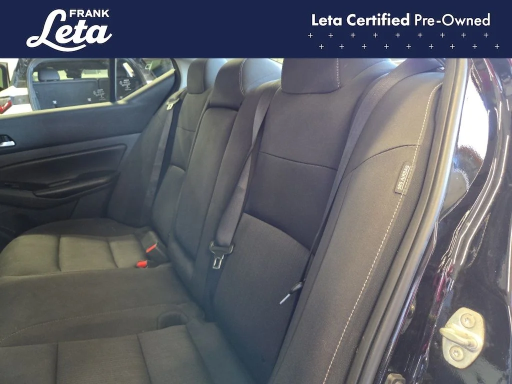 Used 2022 Black Nissan 2.5 SV image 21