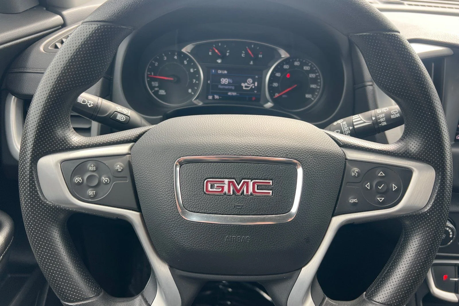 Used 2024 White GMC SLE image 21