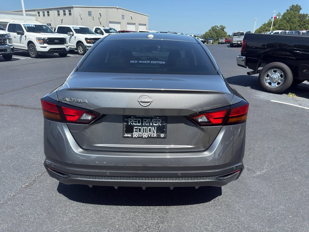 Used 2025 Gun Metallic Nissan S image 5