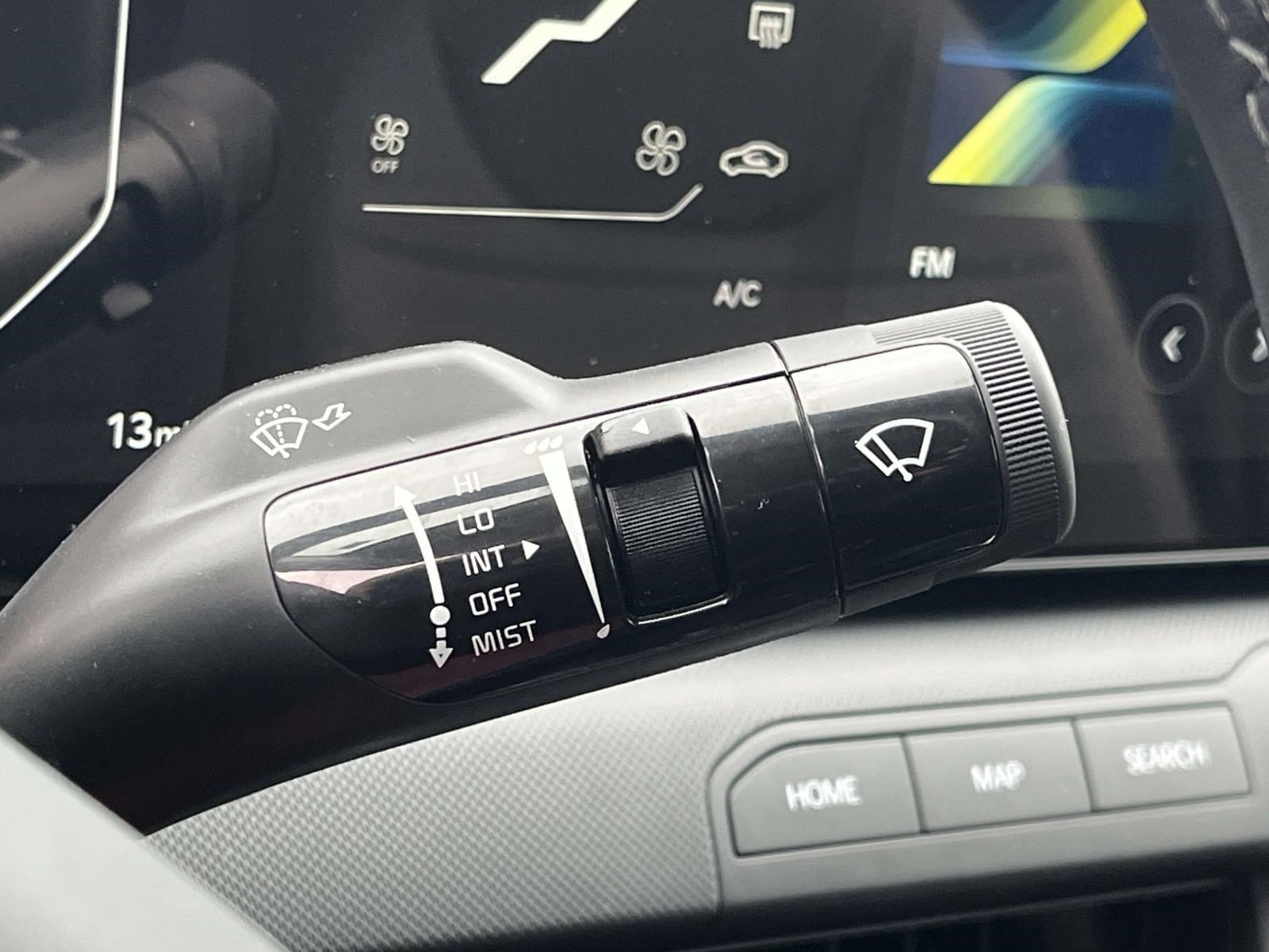 2025 Kia K4 EX - Photo 32