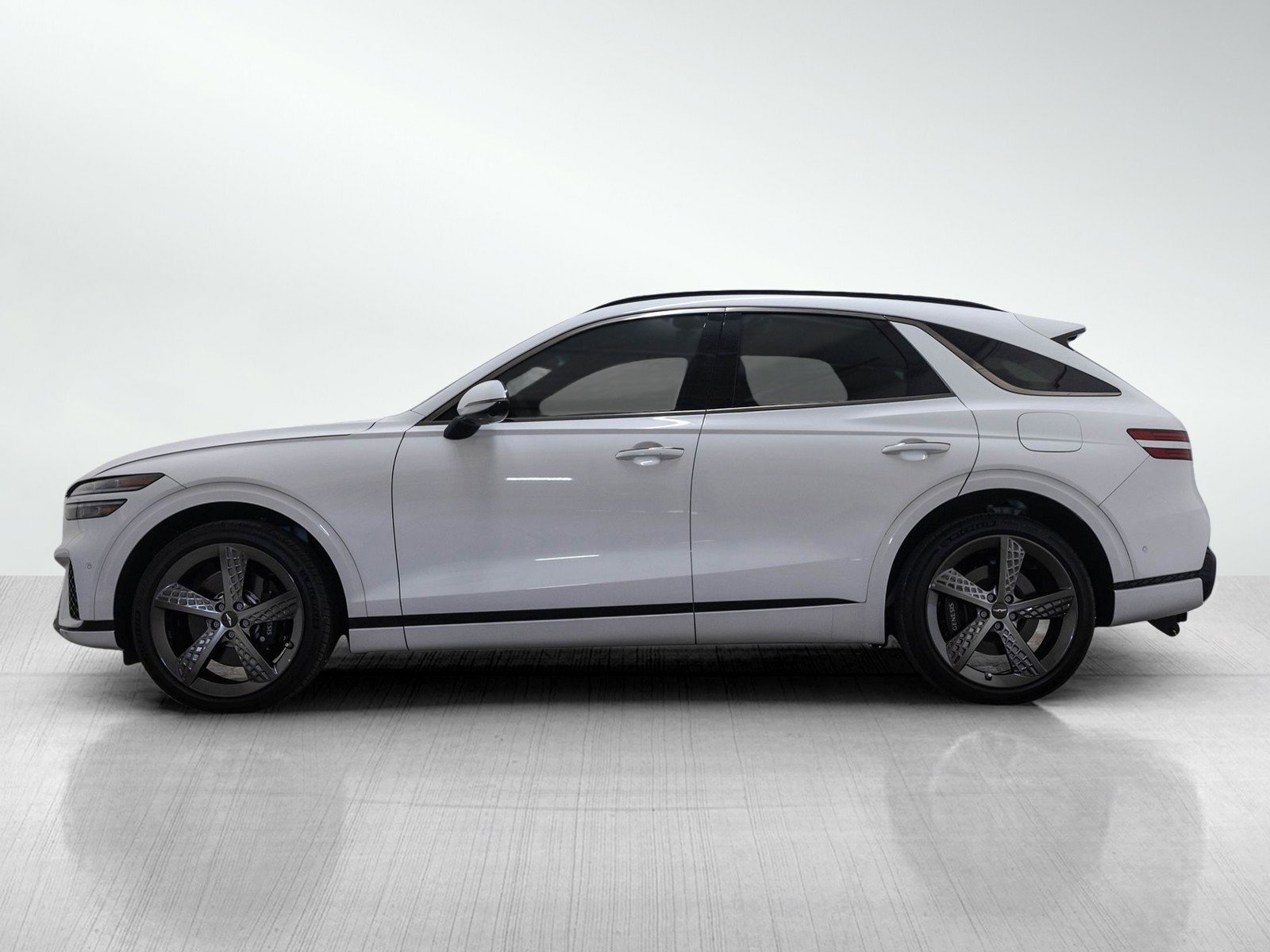 Certified Used 2025 Uyuni White Genesis 2.5T Sport Prestige image 3