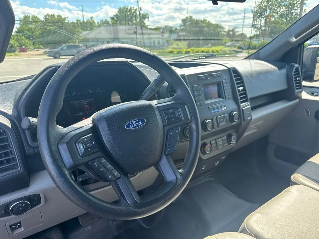 Used 2019 Silver Ford XL image 10