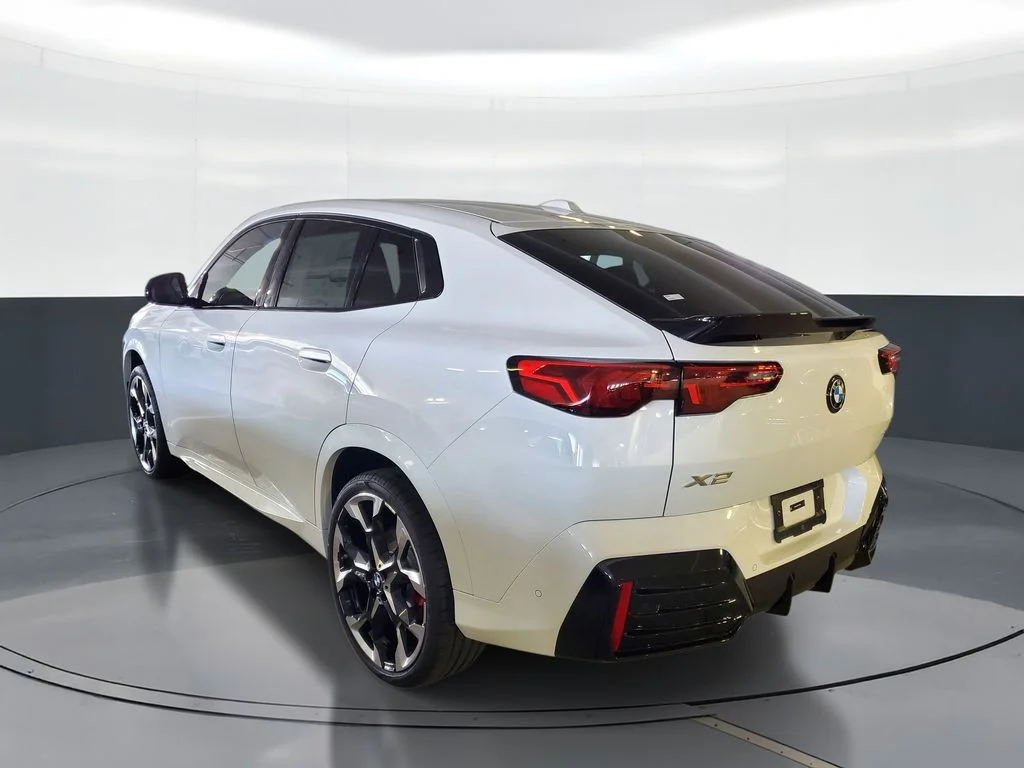 New 2026 Alpine White BMW xDrive28i image 4