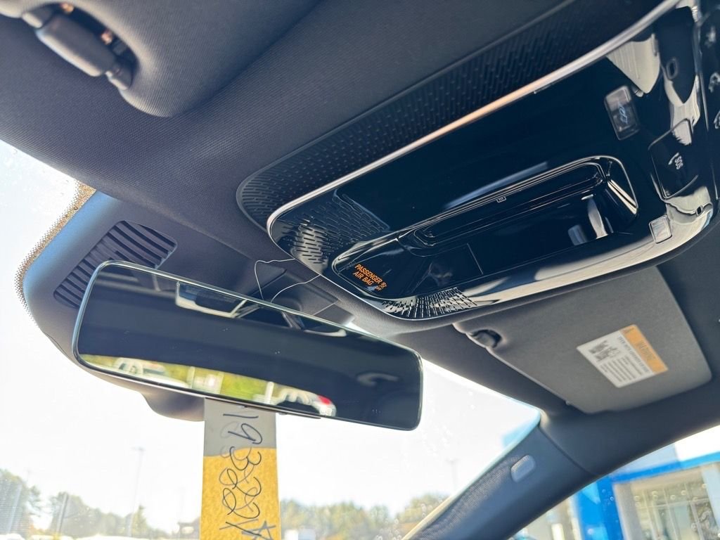 2025 Mercedes-Benz C-Class Sedan C 300 - Photo 25