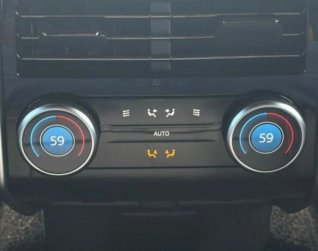 New 2026 Santorini Black Land Rover SE image 35