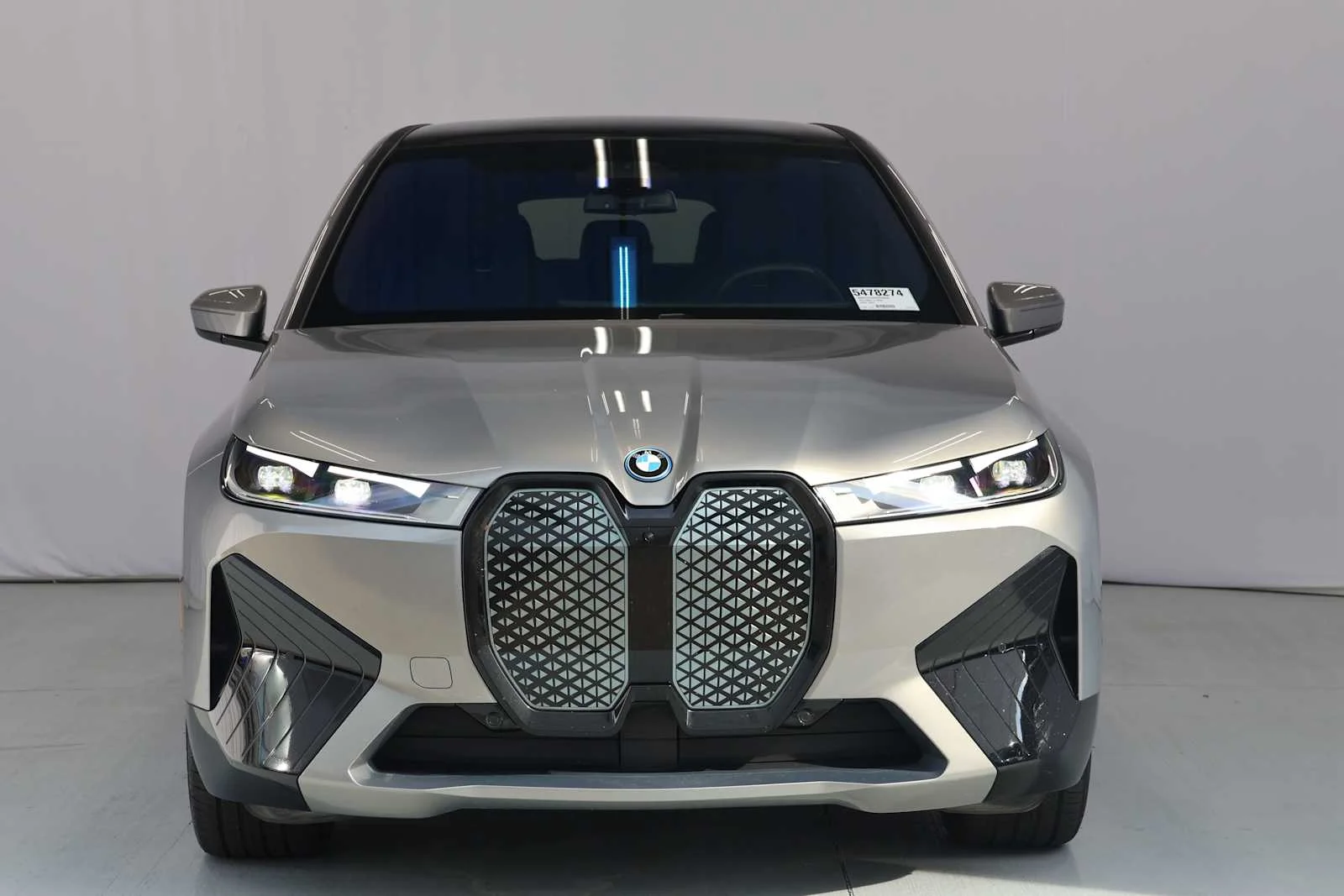 Certified Used 2024 Oxide Grey Metallic BMW xDrive50 image 2