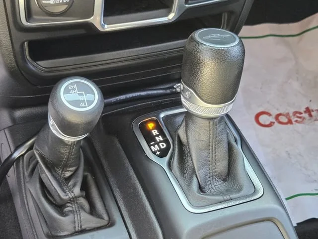 Used 2022 Green Jeep Sport image 29