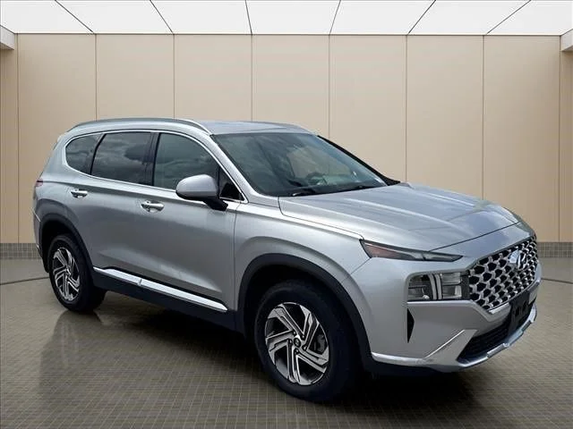 Used 2022 Silver Hyundai SEL image 2