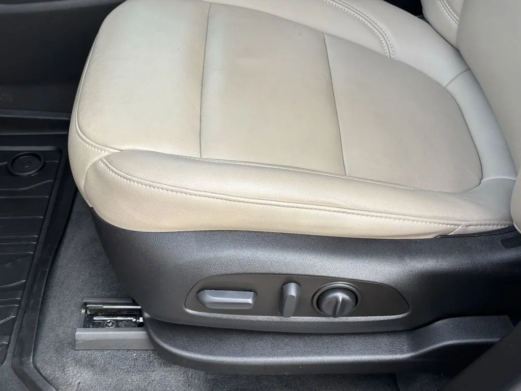 Used 2022 Northsky Blue Metallic Chevrolet LT Leather image 17