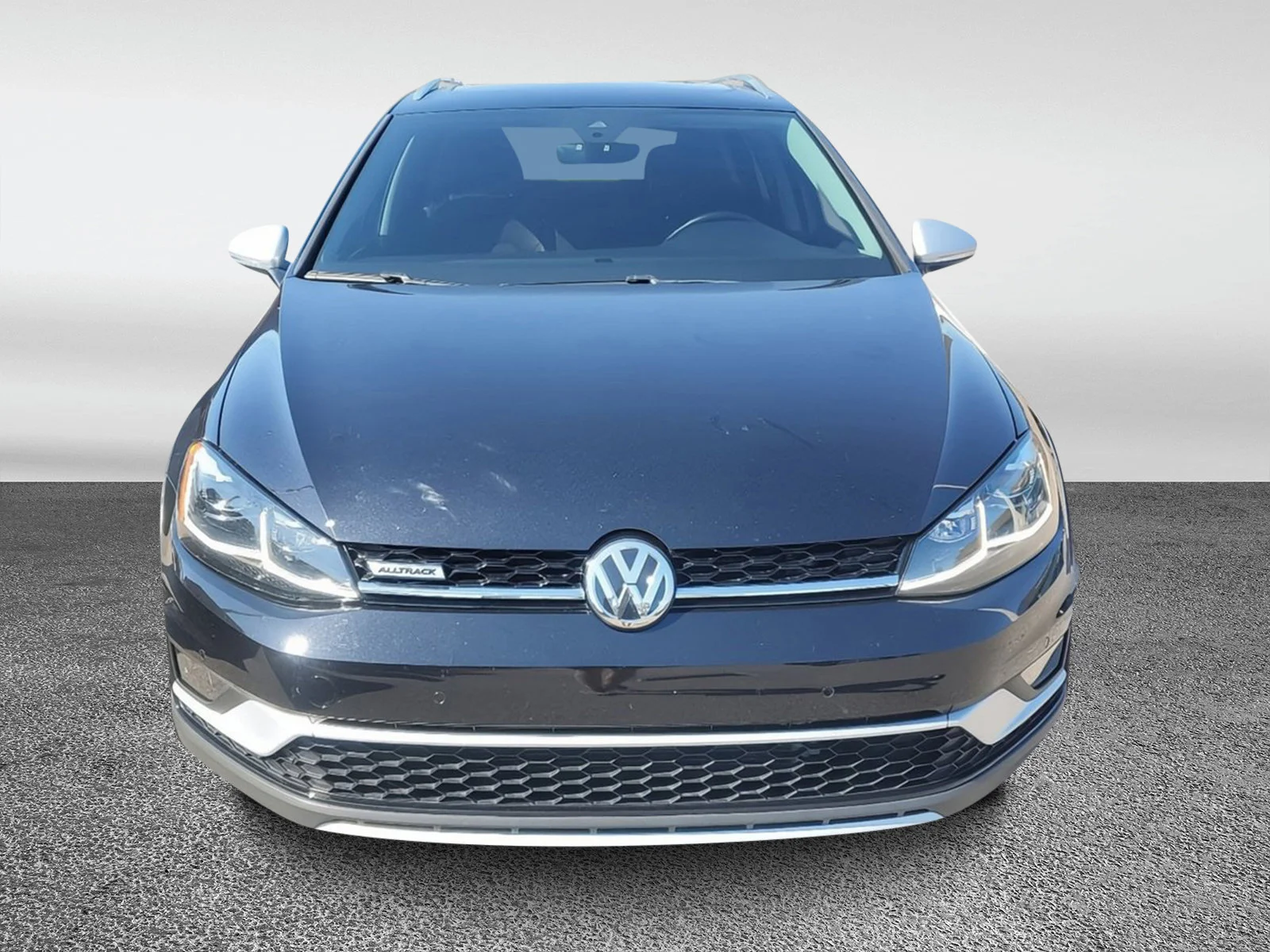 Used 2019  Volkswagen S image 2