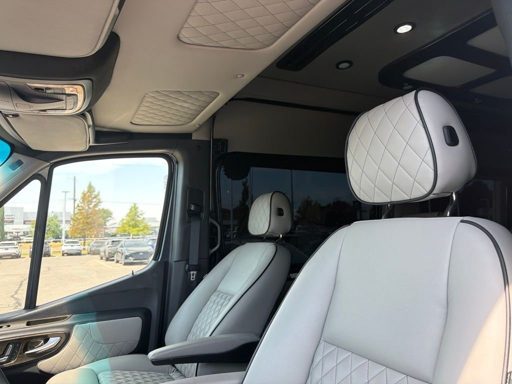 Used 2024 Gray Mercedes-Benz Ultimate Coach 170 WB image 5