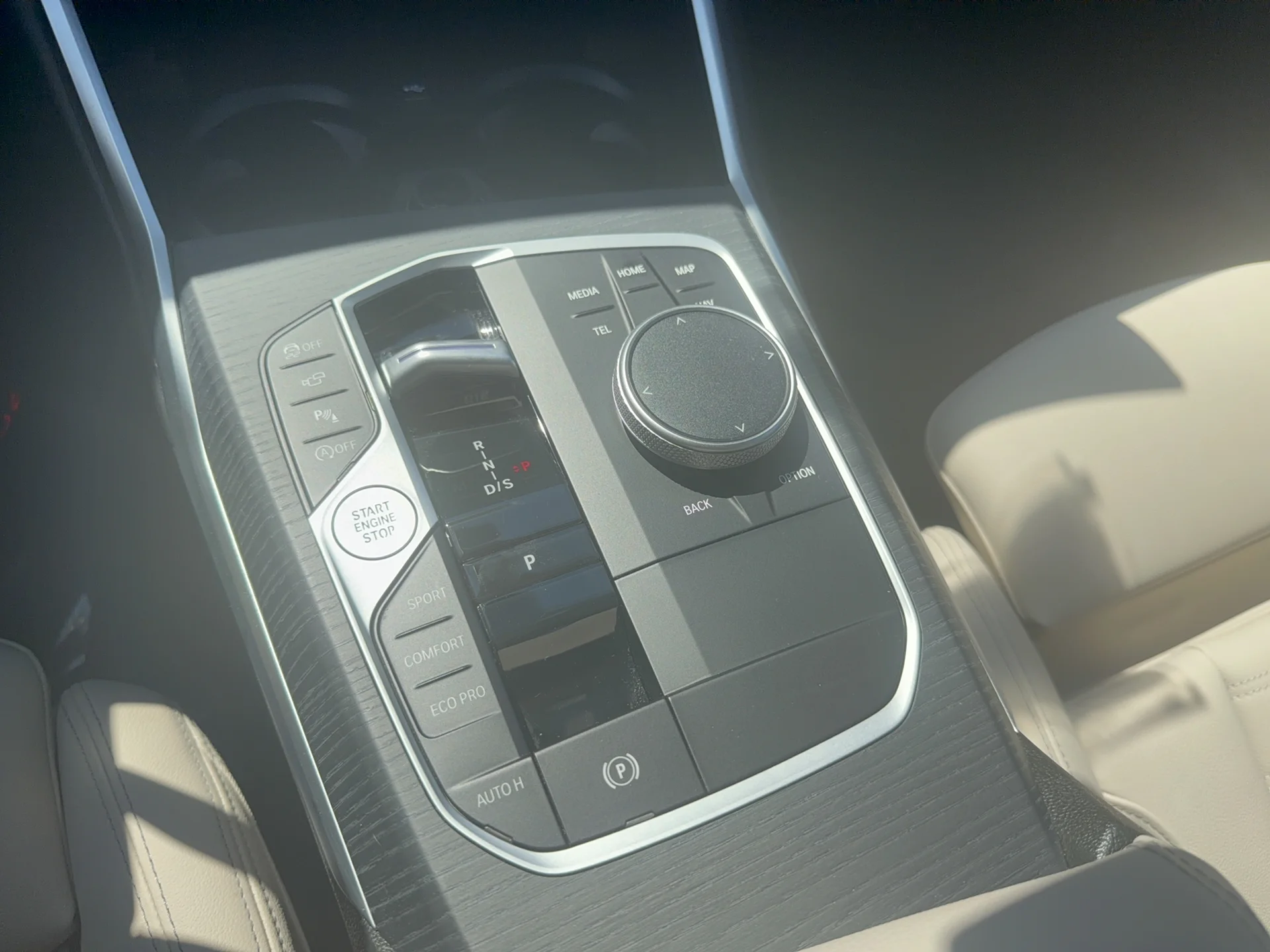 New 2025 Skyscraper Grey Metallic BMW i xDrive image 17