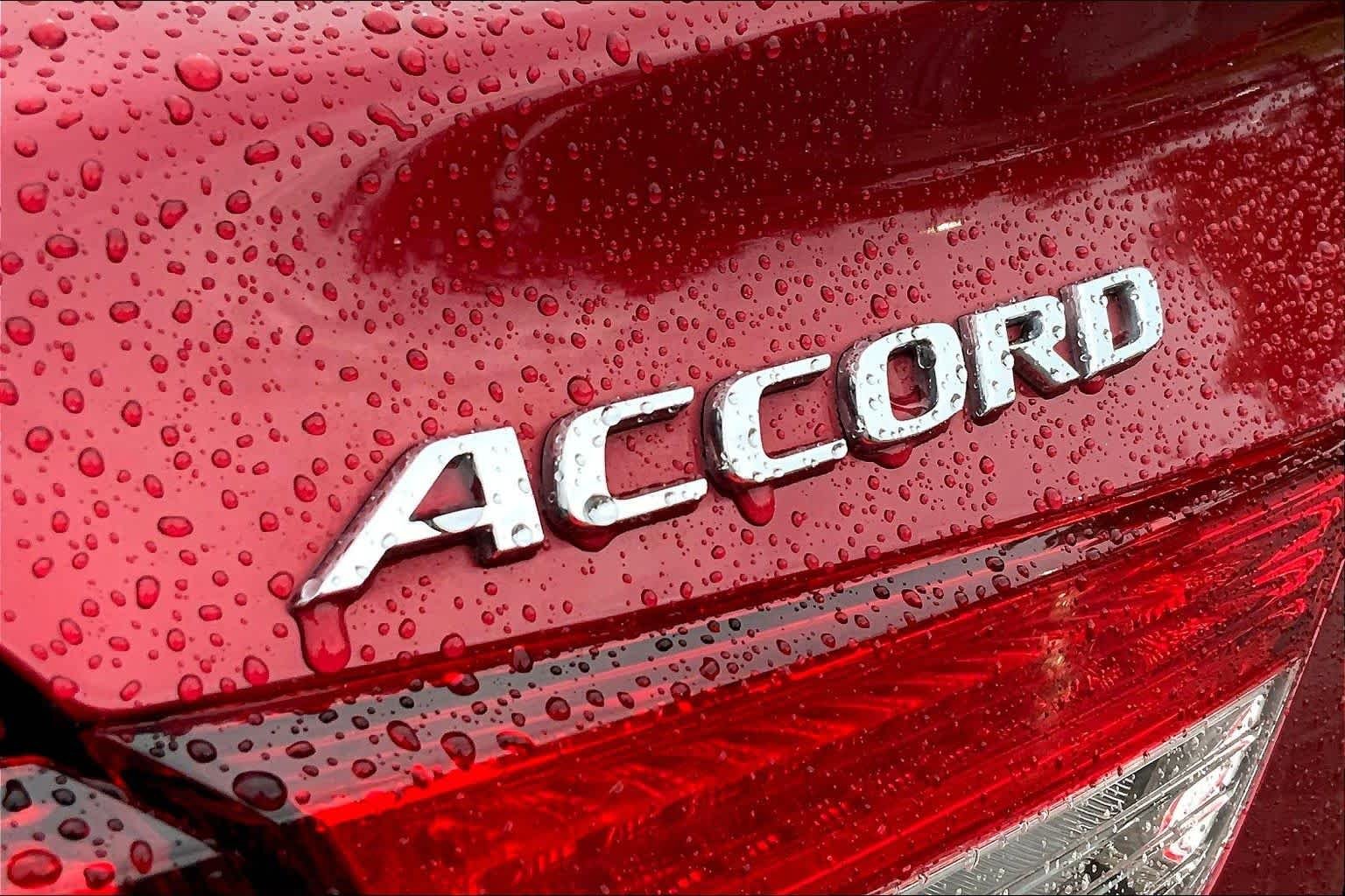 Used 2020 Radiant Red Metallic Honda EX-L image 28