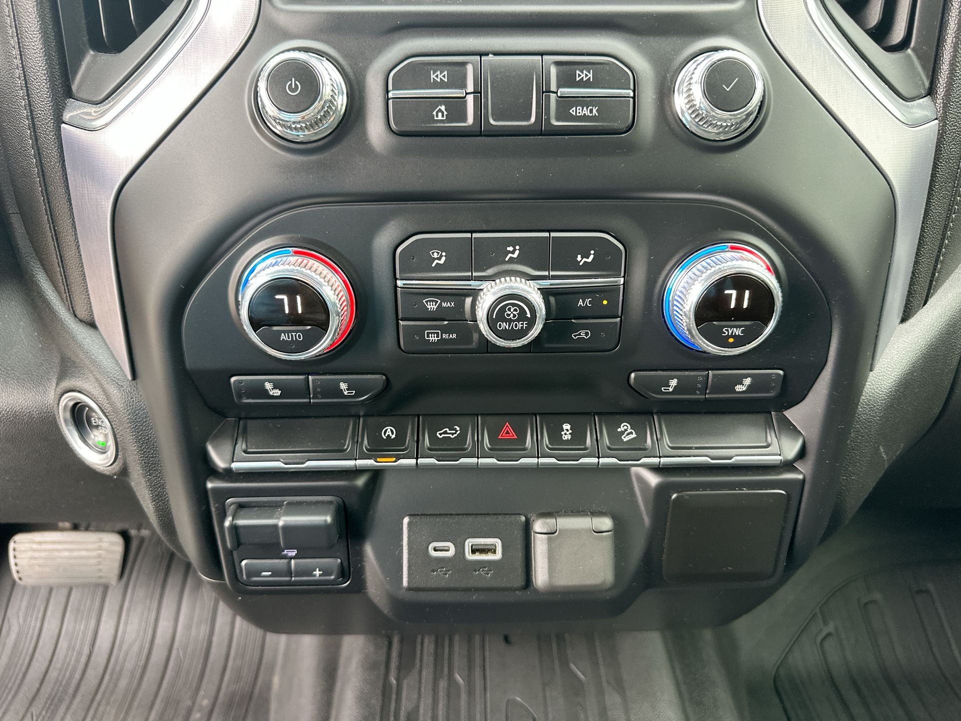 Certified Used 2020 CARBON BLACK METALLIC GMC Elevation image 34