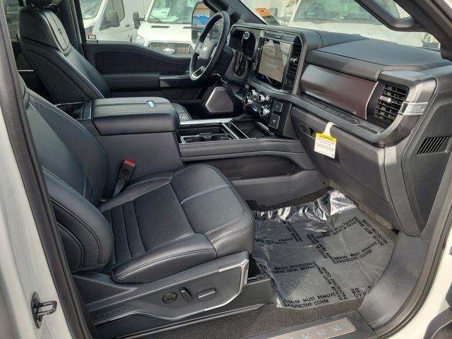 2026 Ford F-350 Super Duty Platinum - Photo 19