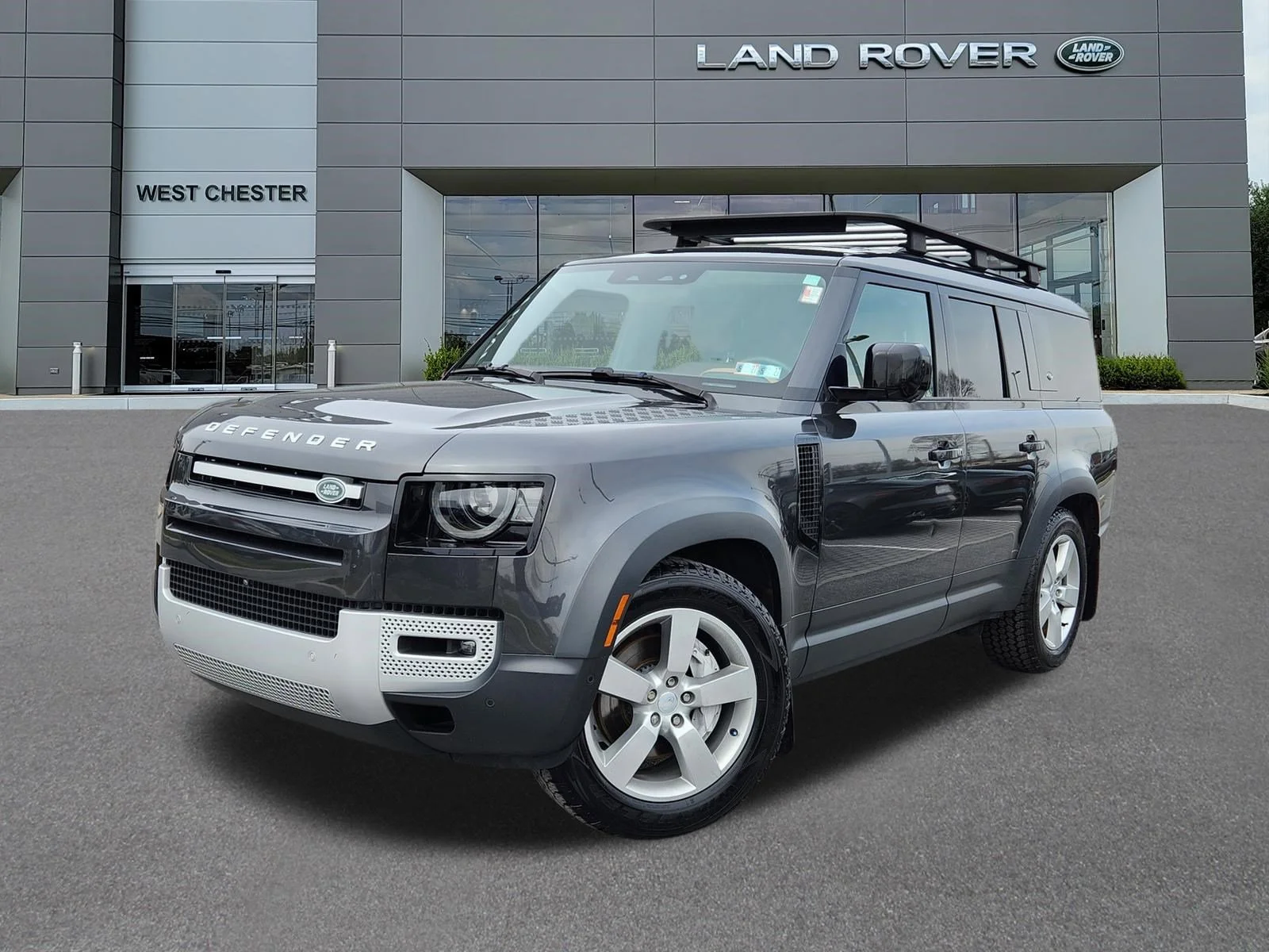 2023 Land Rover Defender First Edition's photo
