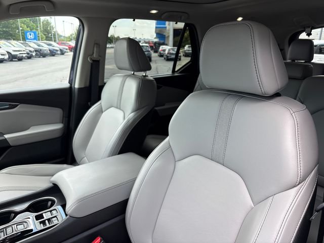 Used 2024  Honda Touring image 13