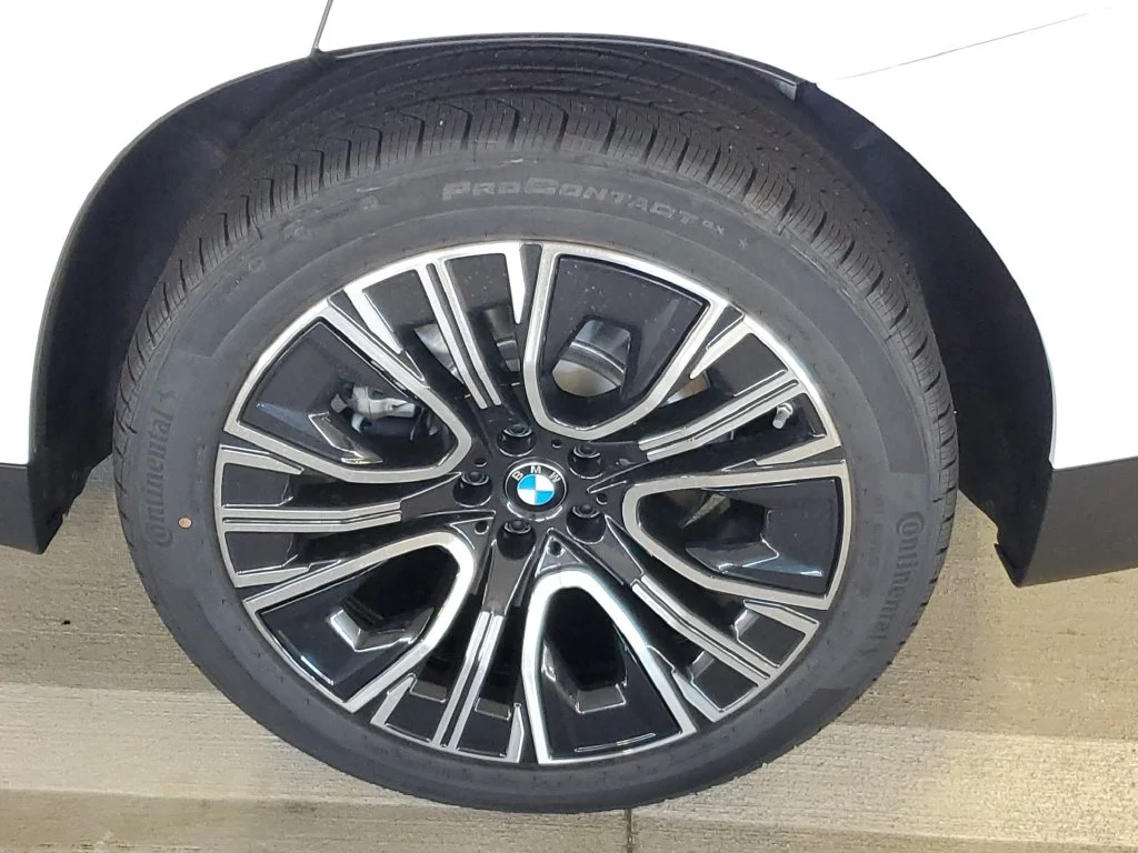 New 2026 Alpine White BMW 30 xDrive image 5