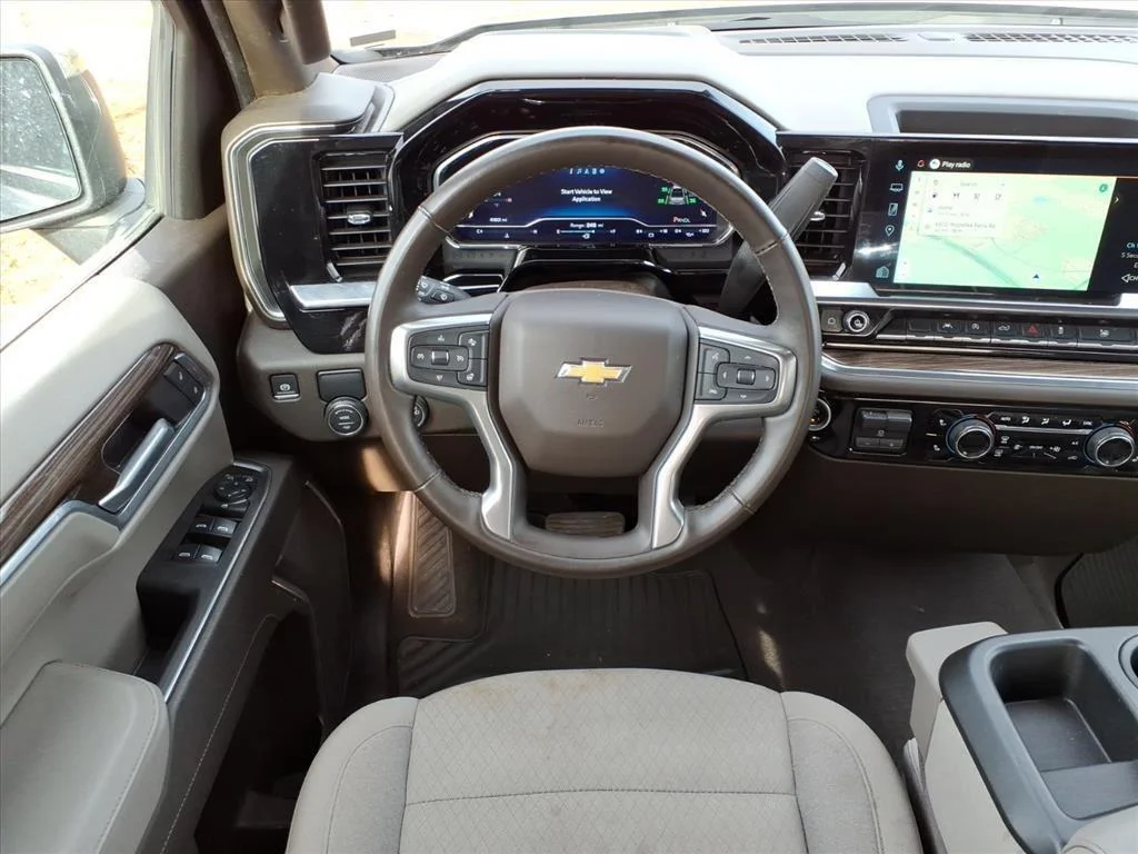 Used 2025 Sterling Gray Metallic Chevrolet LT image 23