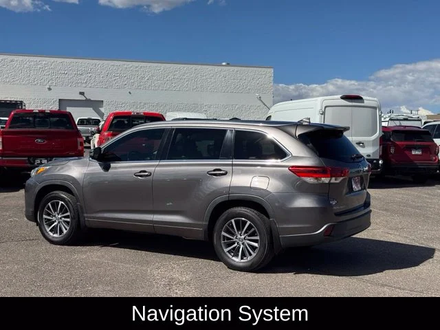 Used 2017 Gray Toyota XLE image 3