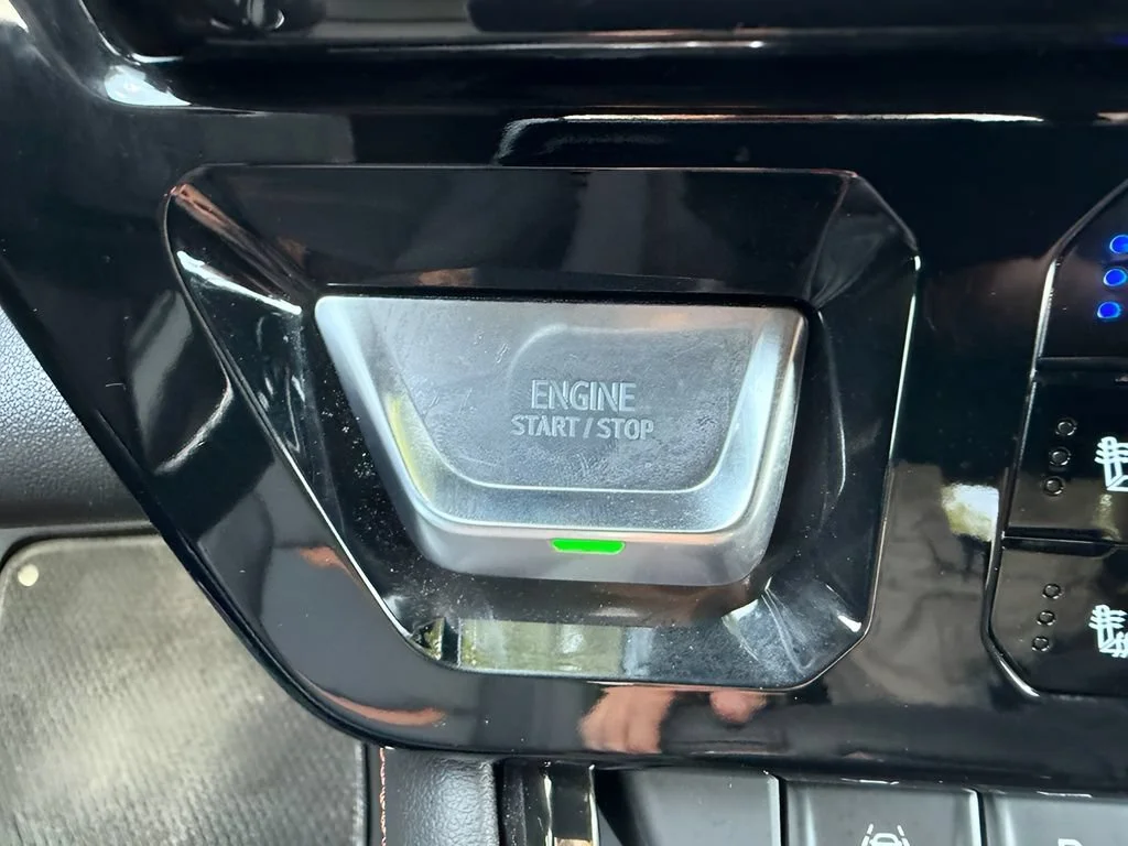 Used 2025 Onyx Black GMC AT4 image 20