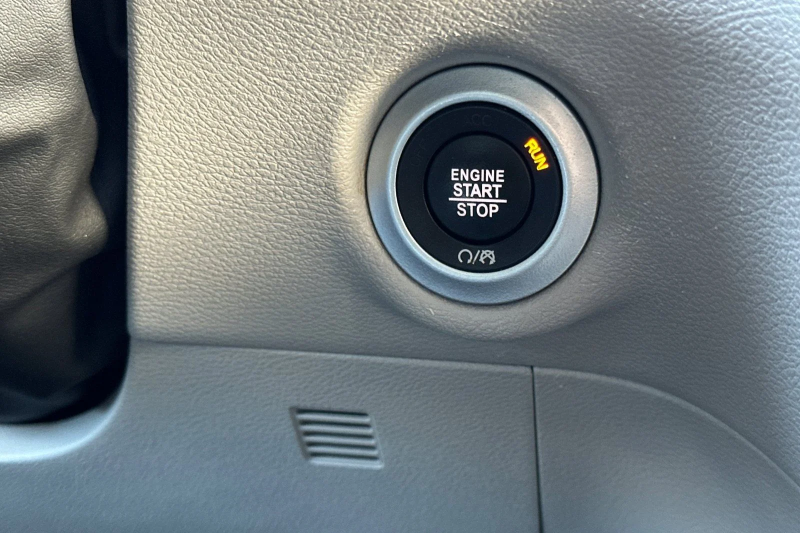 Used 2023 Silver Chrysler Touring L image 23