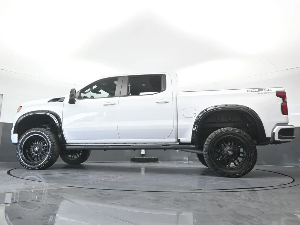 Used 2022 Summit White Chevrolet RST image 63