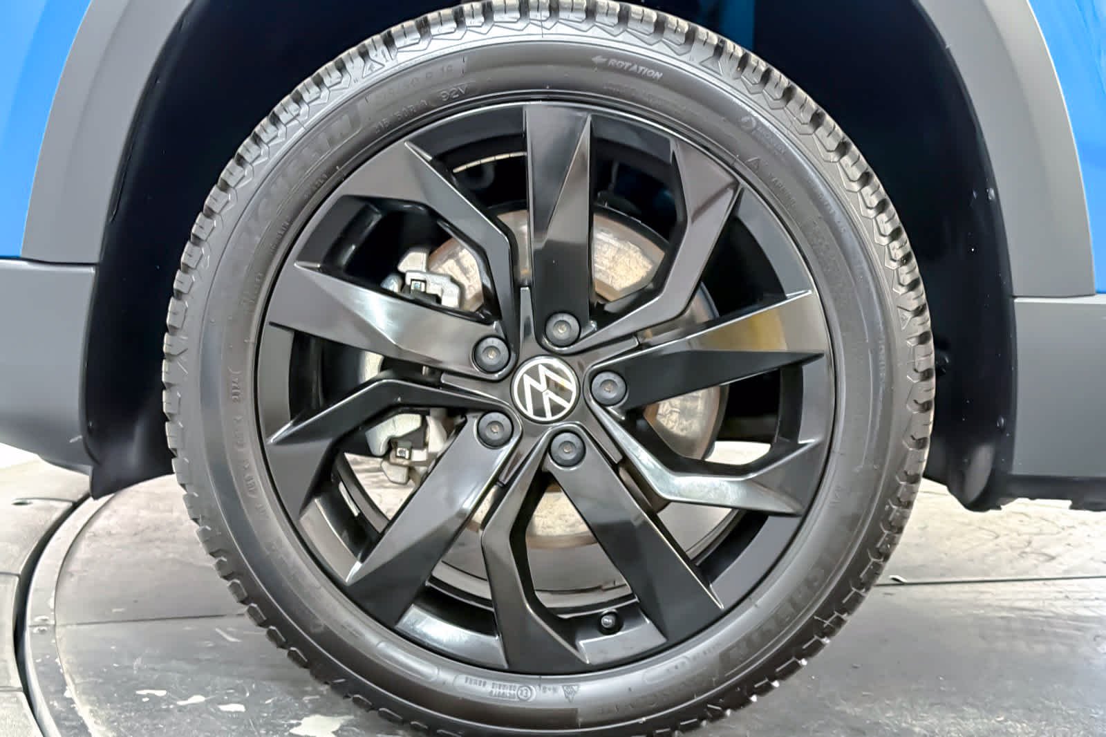 Used 2022 Cornflower Blue Volkswagen SEL image 27