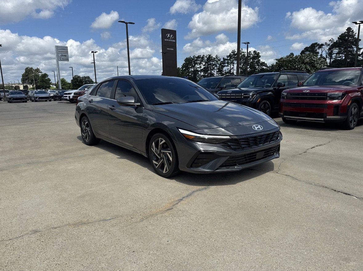 Used 2025 Ecotronic Gray Hyundai SEL Convenience image 3