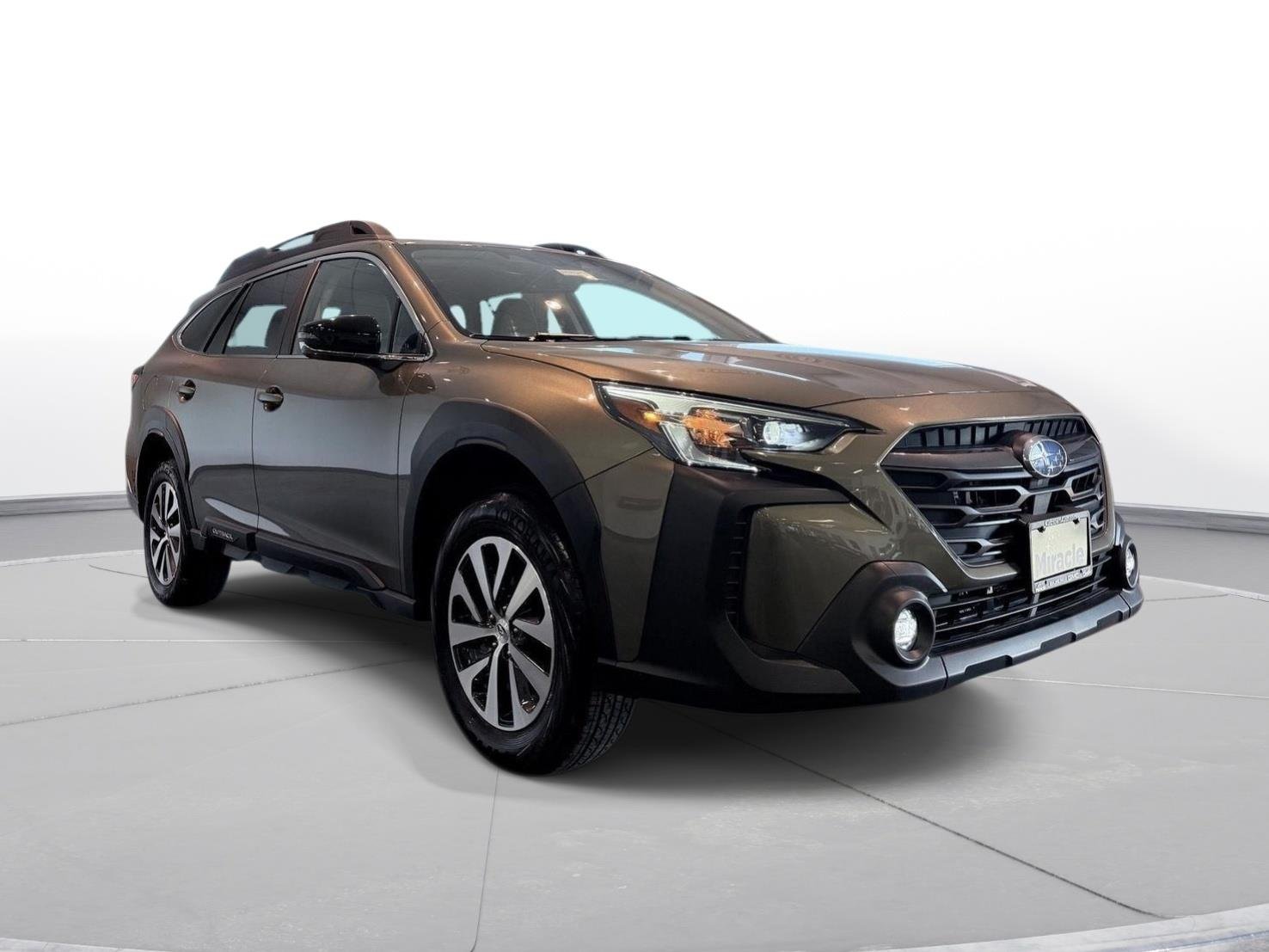 Used 2025 Autumn Green Metallic Subaru Premium image 9