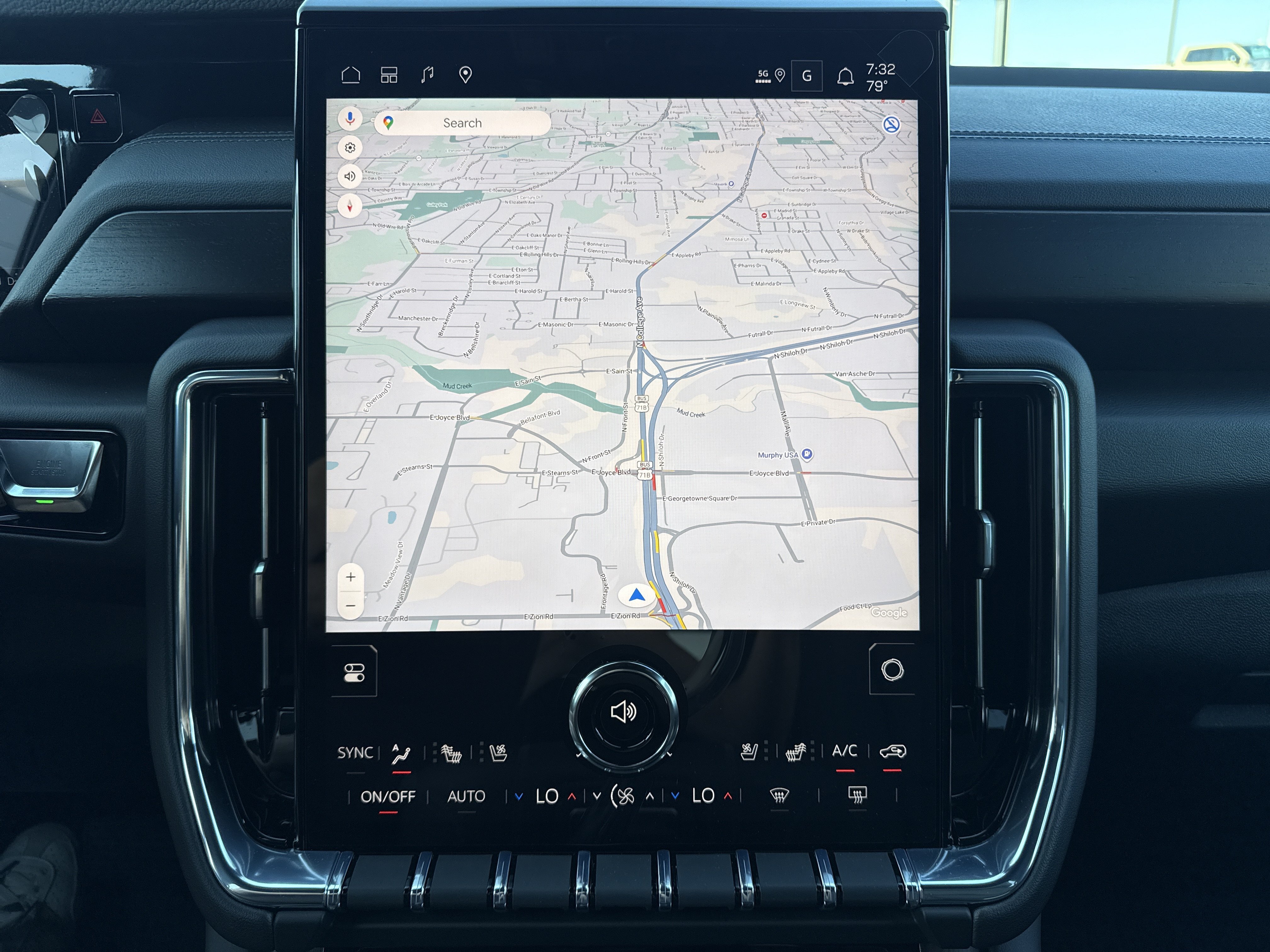 2026 GMC Yukon Denali - Photo 24