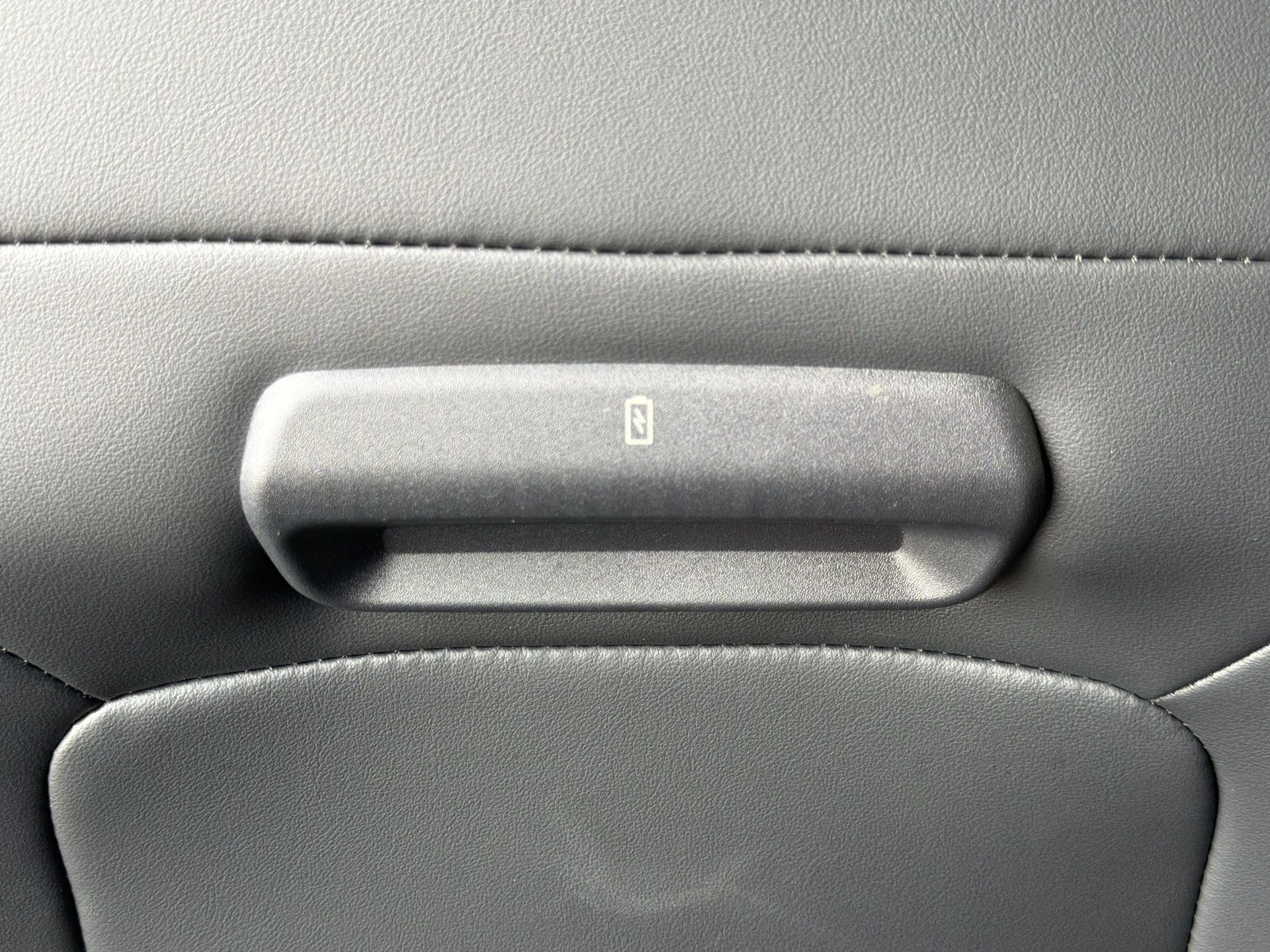 New 2026 Glacier Gray Metallic Tri-Coat Ford Platinum® image 23
